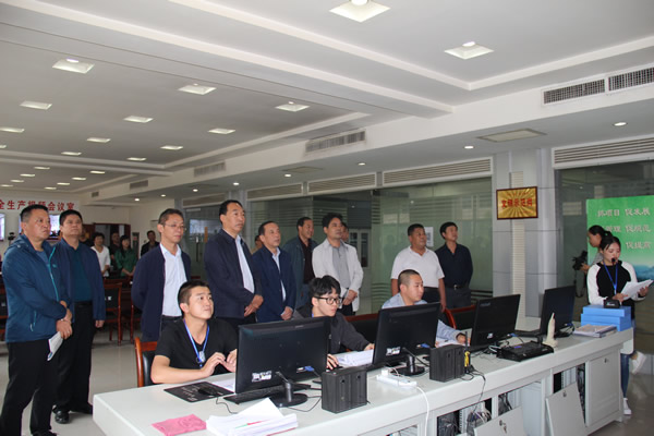 市安委辦主任、安監(jiān)局局長李永宏一行到隴運(yùn)集團(tuán)公司檢查指導(dǎo)工作
